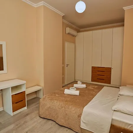 Luxury Square 21tirana * 티라나