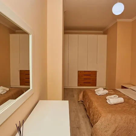 Luxury Square 21 티라나