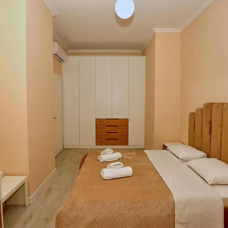 Luxury Square 21tirana * 티라나