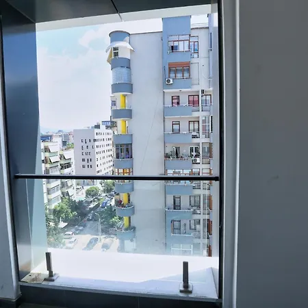 아파트 Luxury Square 21 티라나