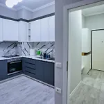 Luxury Square 21 דירה *