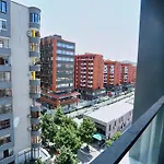 Luxury Square 21 * טיראנה