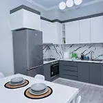 Luxury Square 21 דירה *