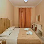 Luxury Square 21 טיראנה