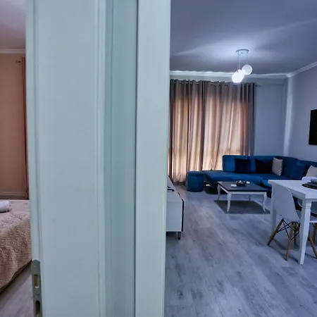 Luxury Square 21 * Тирана