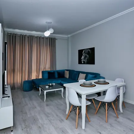 Luxury Square 21 *