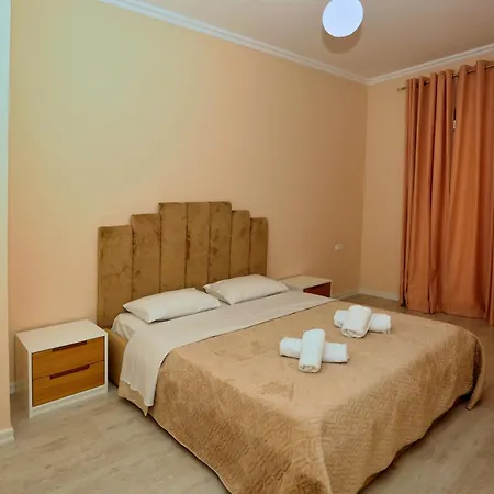 Luxury Square 21 تيرانا