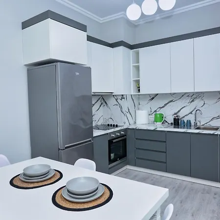 Luxury Square 21tirana Διαμέρισμα *