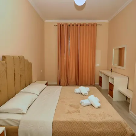 Luxury Square 21tirana Τίρανα